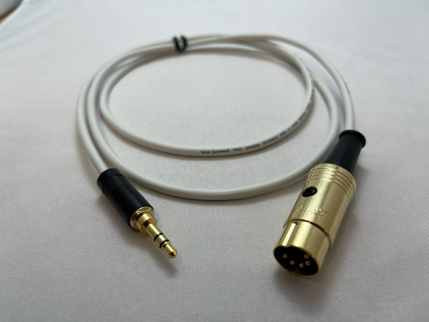 Bespoke High-End cable, Minijack to B&O BeoSound AUX In